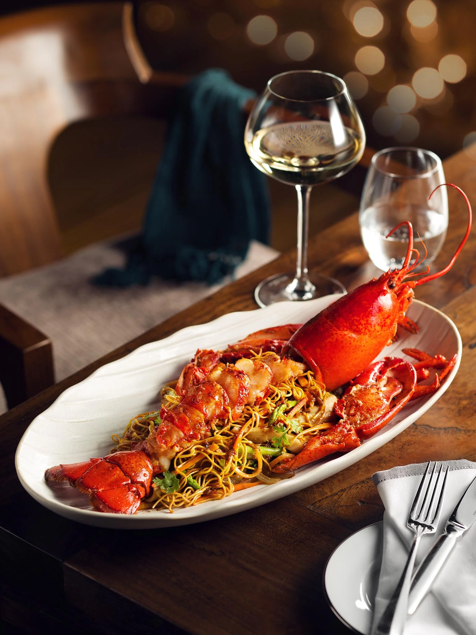 [ CHỤP DỄ NHƯ CHRIS BUI ] Tôm Hùm xào mỳ Park Hyatt Saigon