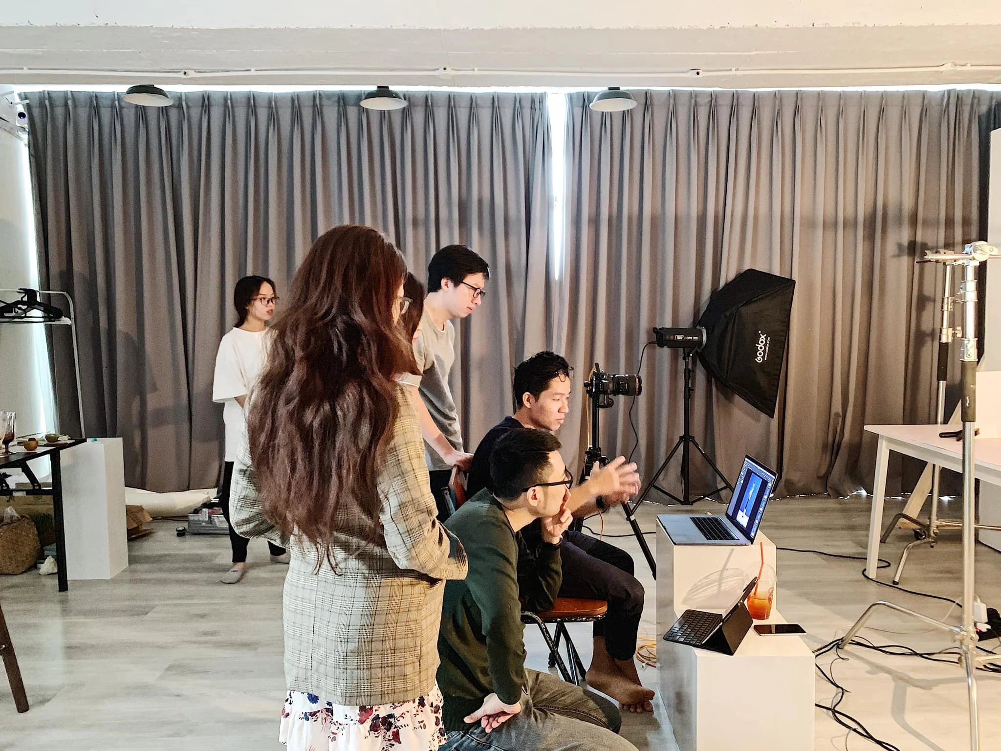 “Về em Photoshop lại được chị ơi!”