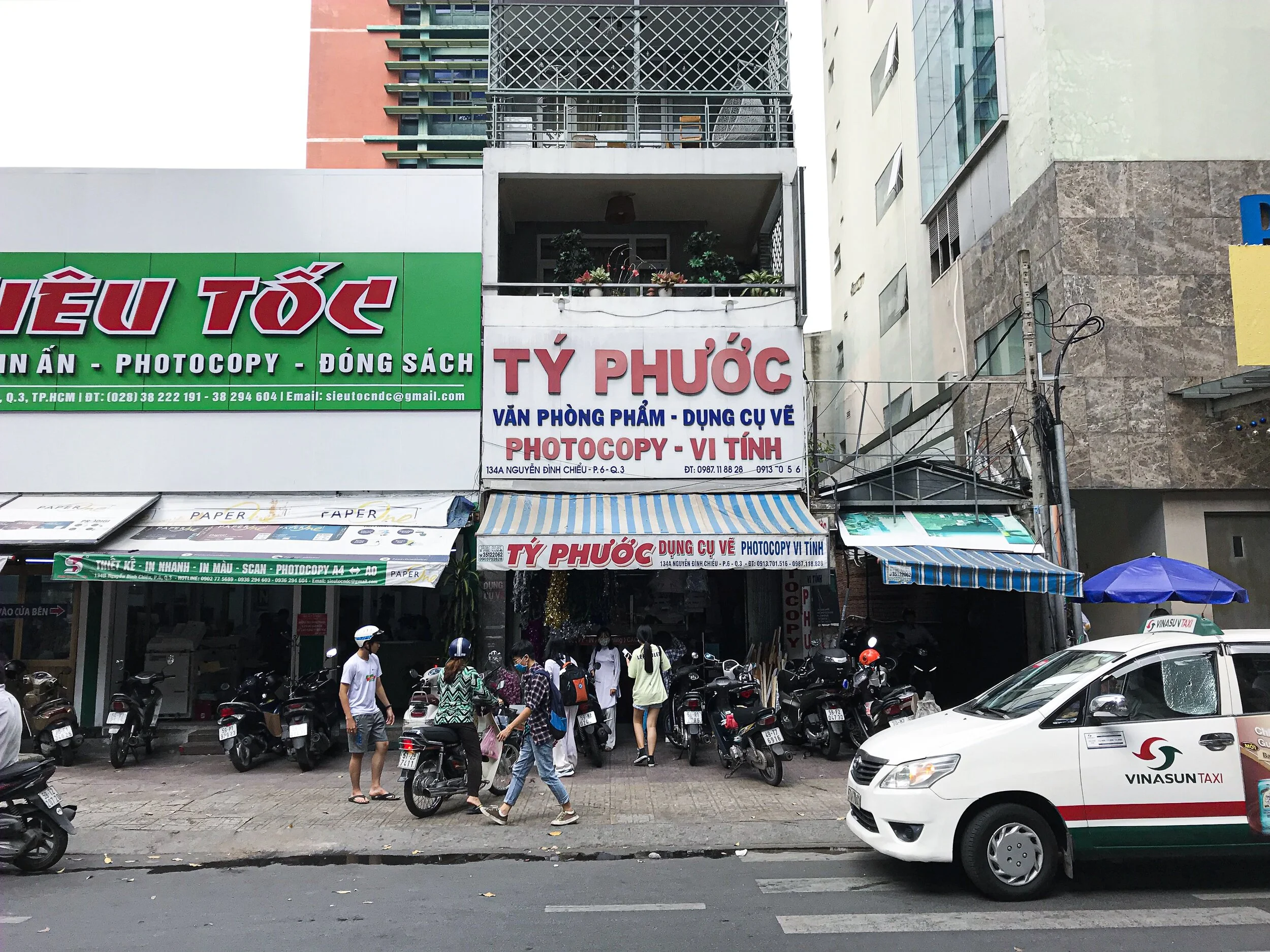 Tý Phước - Đối diện Đh Kiến Trúc HCM - người bạn của mỗi Food Photographer nhà nghèo… Ảnh : Đăng Khoa.
