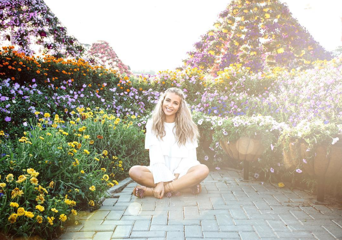 Cara Loren of Cara Loren | Blogger, Social Media Influencer