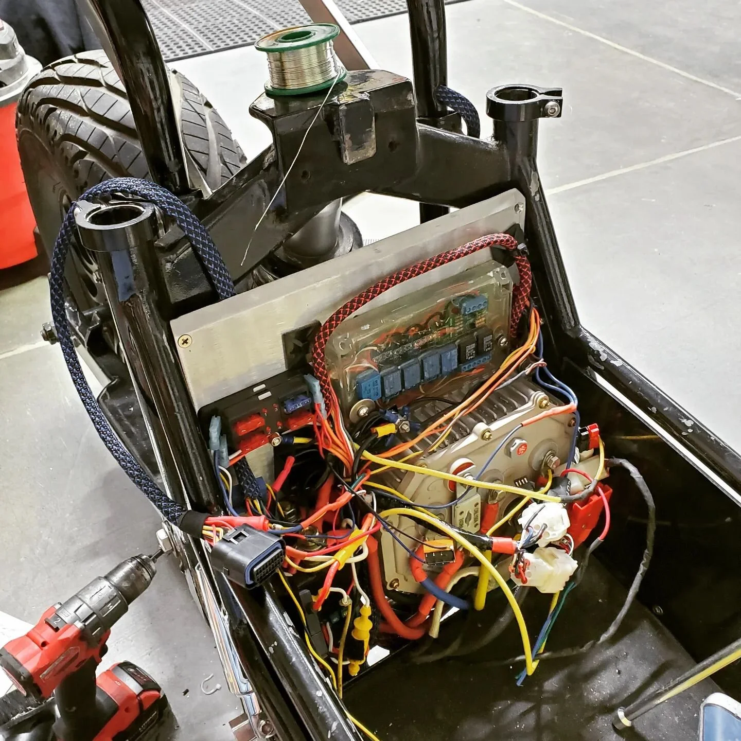 Fitting the prototype K-1 with the new keyless ignition.  Shuffling backwards to move forwards.