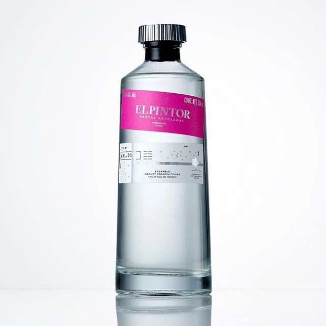 Our Mezcal expression is a complex ensemble between espadin and wild cuishe agaves. Bringing unique notes such as toasted pineapple and mint.
.
.
.
#handcrafted #mezcal #oaxaca #microbatch #craftspirits #luxurylifestyle #luxuryspirits #designinspirat