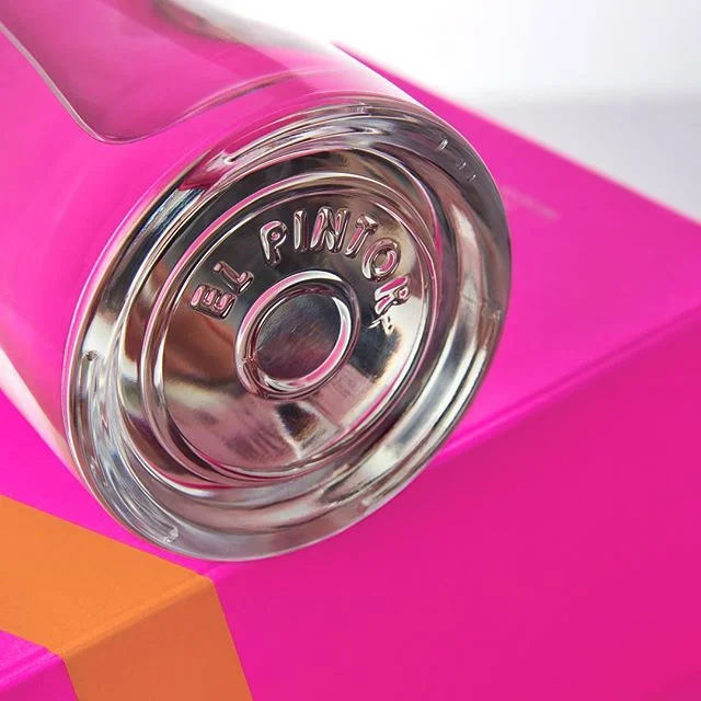S T A R L I G H T.
#thepinkbox #mezcal #ensamble #oaxaca .
.
.
.
#artisanspirits #foodie #thirsty #drinkstagram #craftspirits #tequila #designinspiration #fashionicon #cuishe #espadin #giftideas #mixology #cocktails