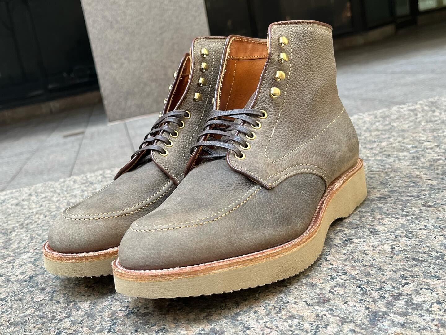 New Arrival #alden 41150 clay pebbled nubuck #indyboots with Goodyear lightweight rubber wedge soles #aldenarmy ##modifiedlastオールデ #modifiedlast #オールデン