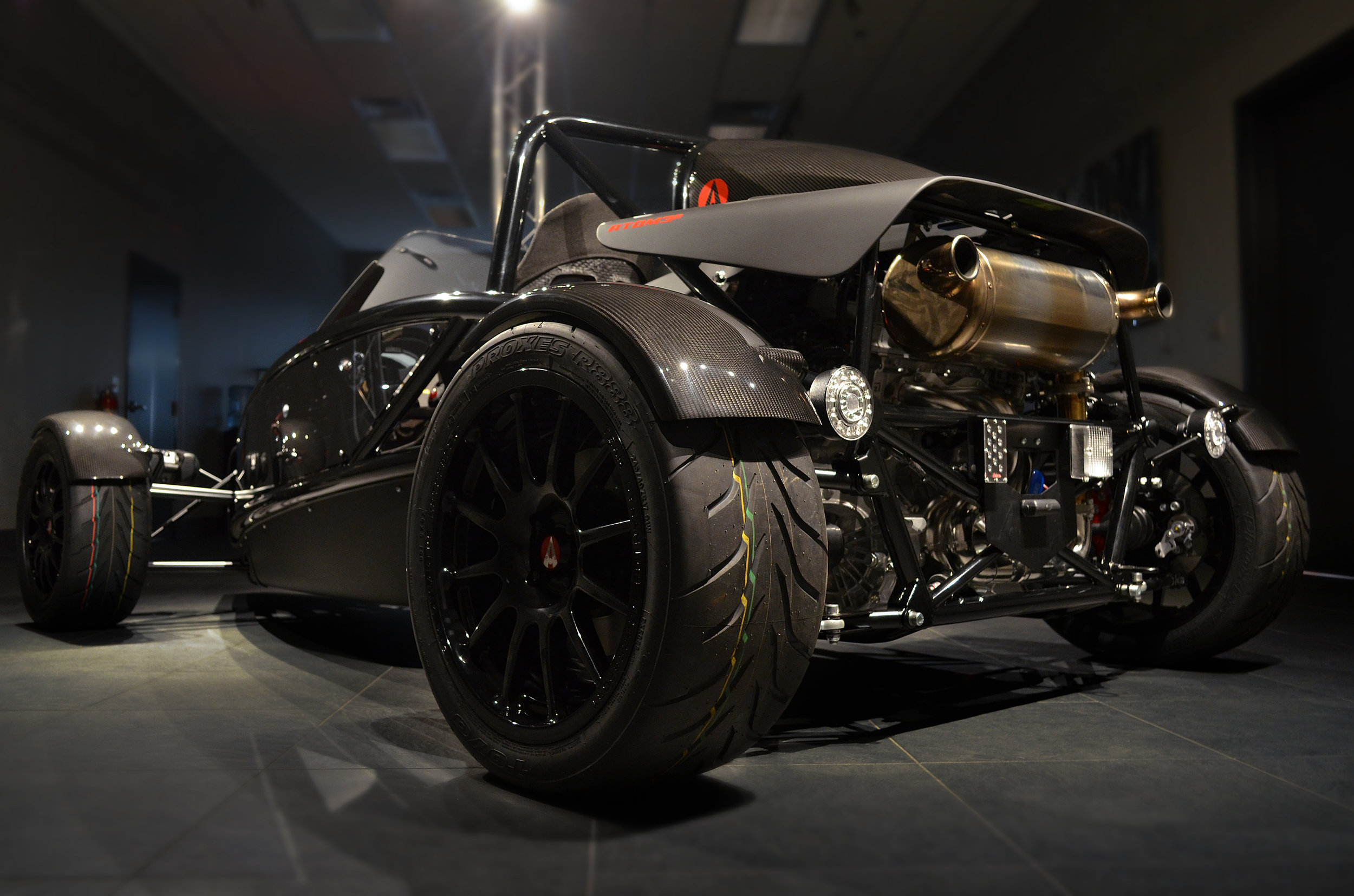 Ariel_Atom_3R_009.jpg