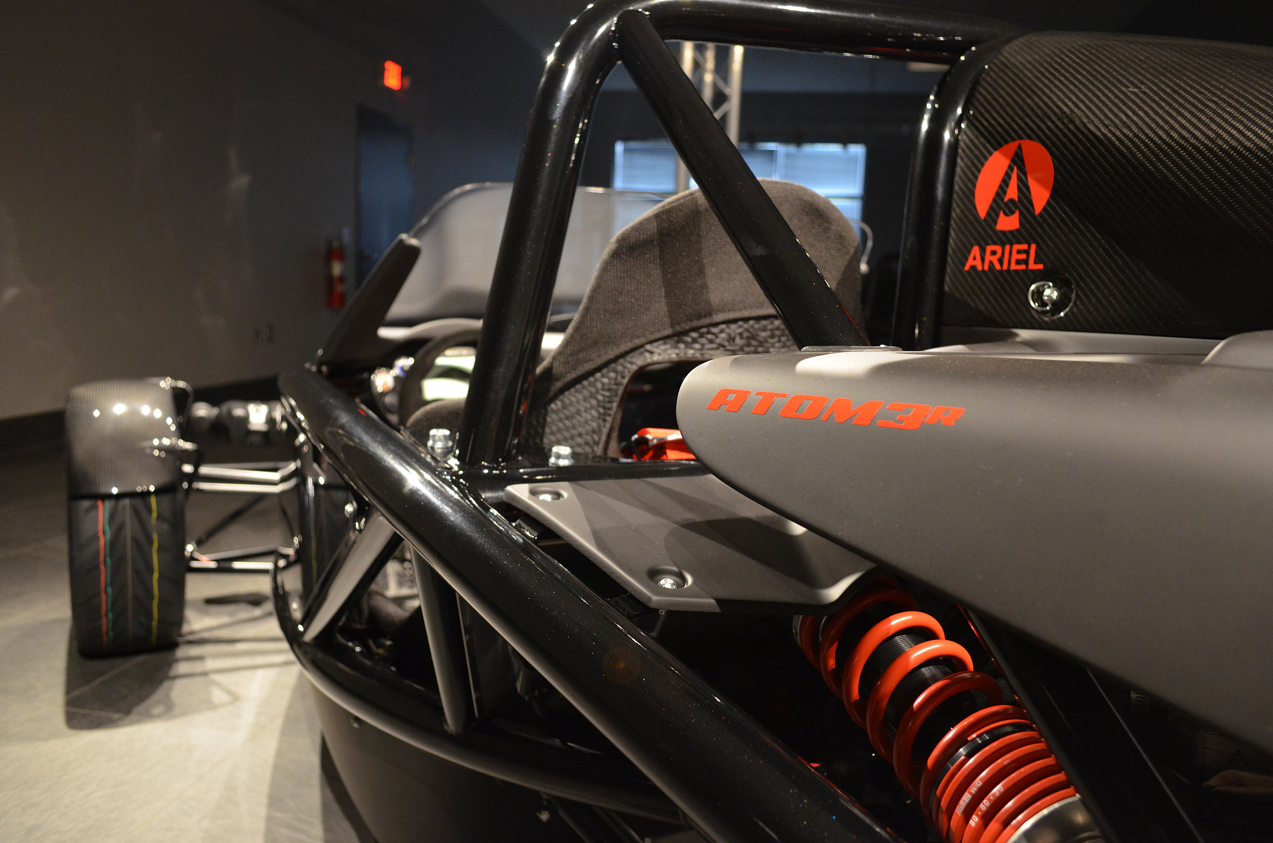 Ariel_Atom_3R_002.jpg