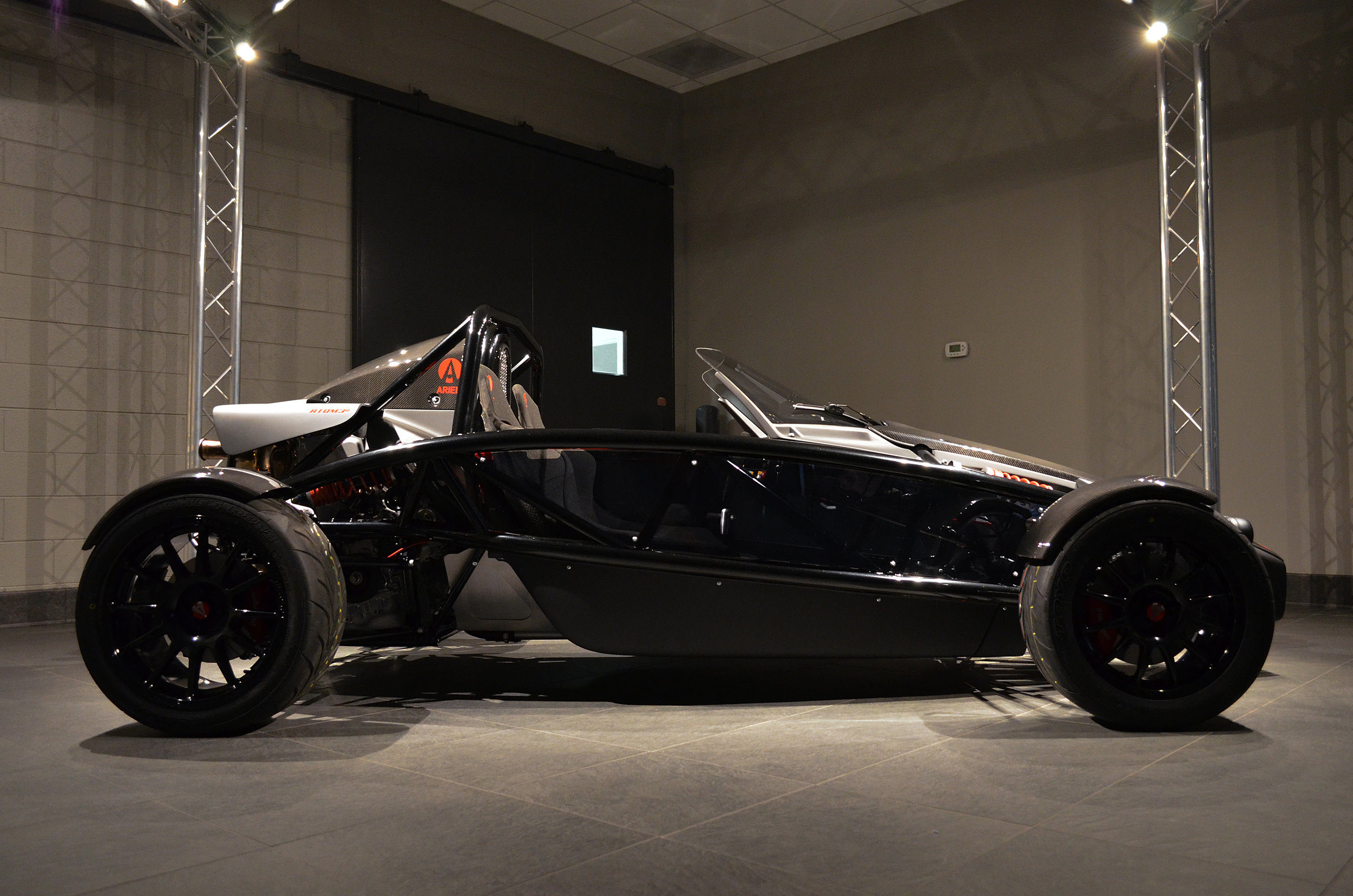 Ariel_Atom_3R_026.jpg