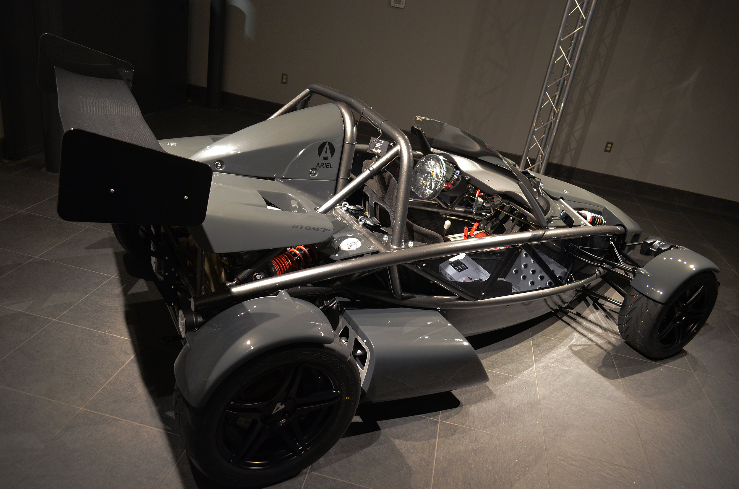 ArielAtom3S_grigio_telesto.04.JPG