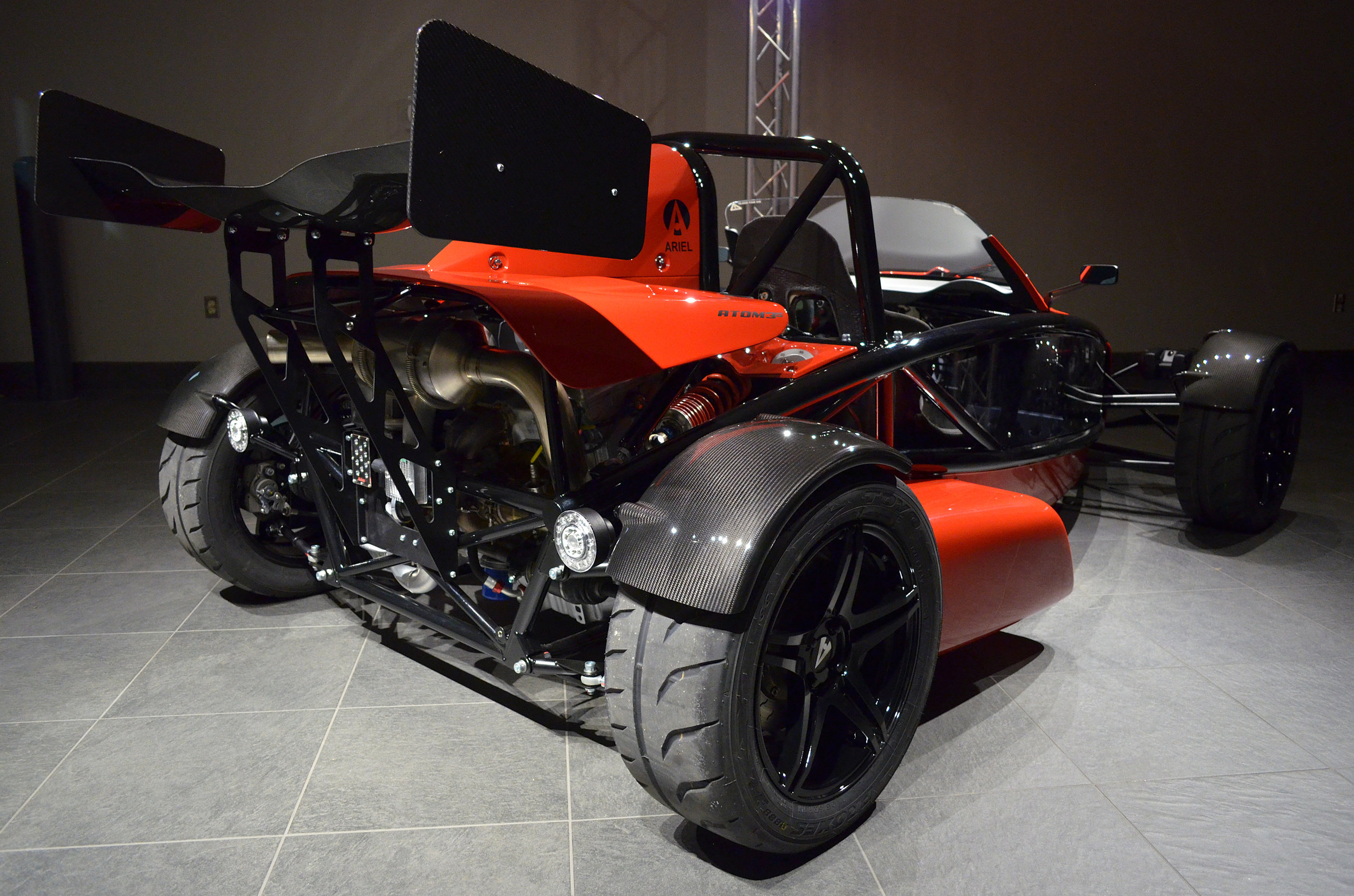 Ariel_Atom_3S_285_004.jpg