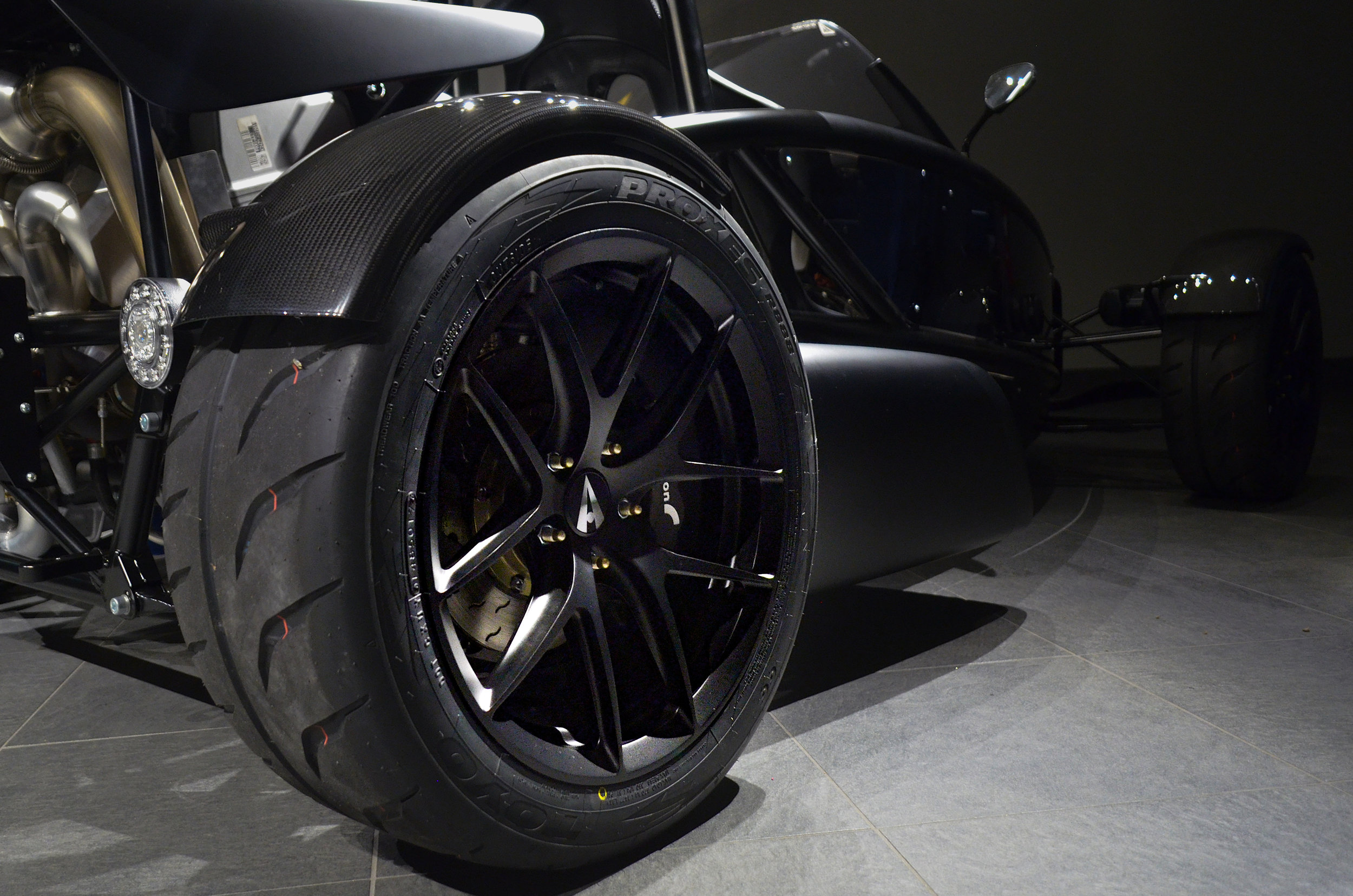 Ariel_Atom_3RS_Wheels_002.jpg