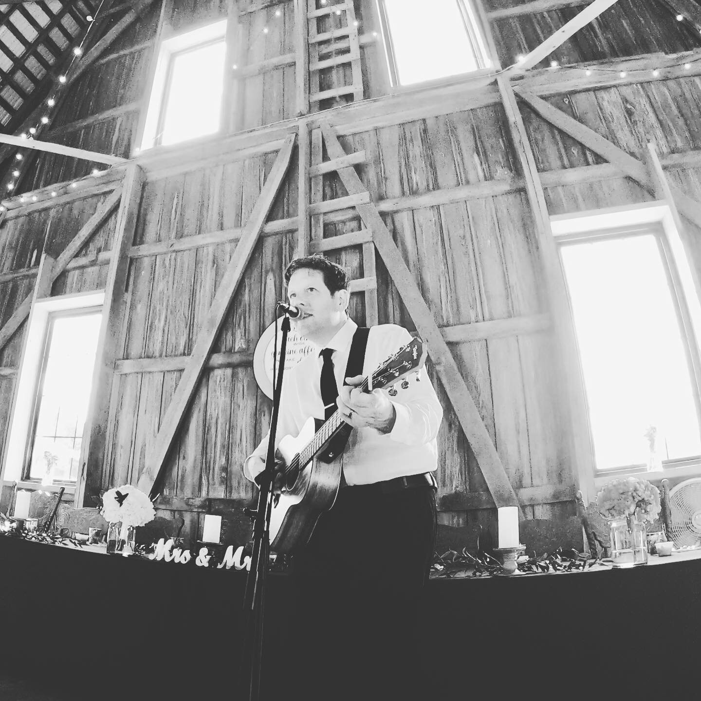 One more from this past weekend 🎶

#livemusic 
#musician 
#cocktailhour 
#taylorguitars 
#wedding
#theknot 
#theknotweddings