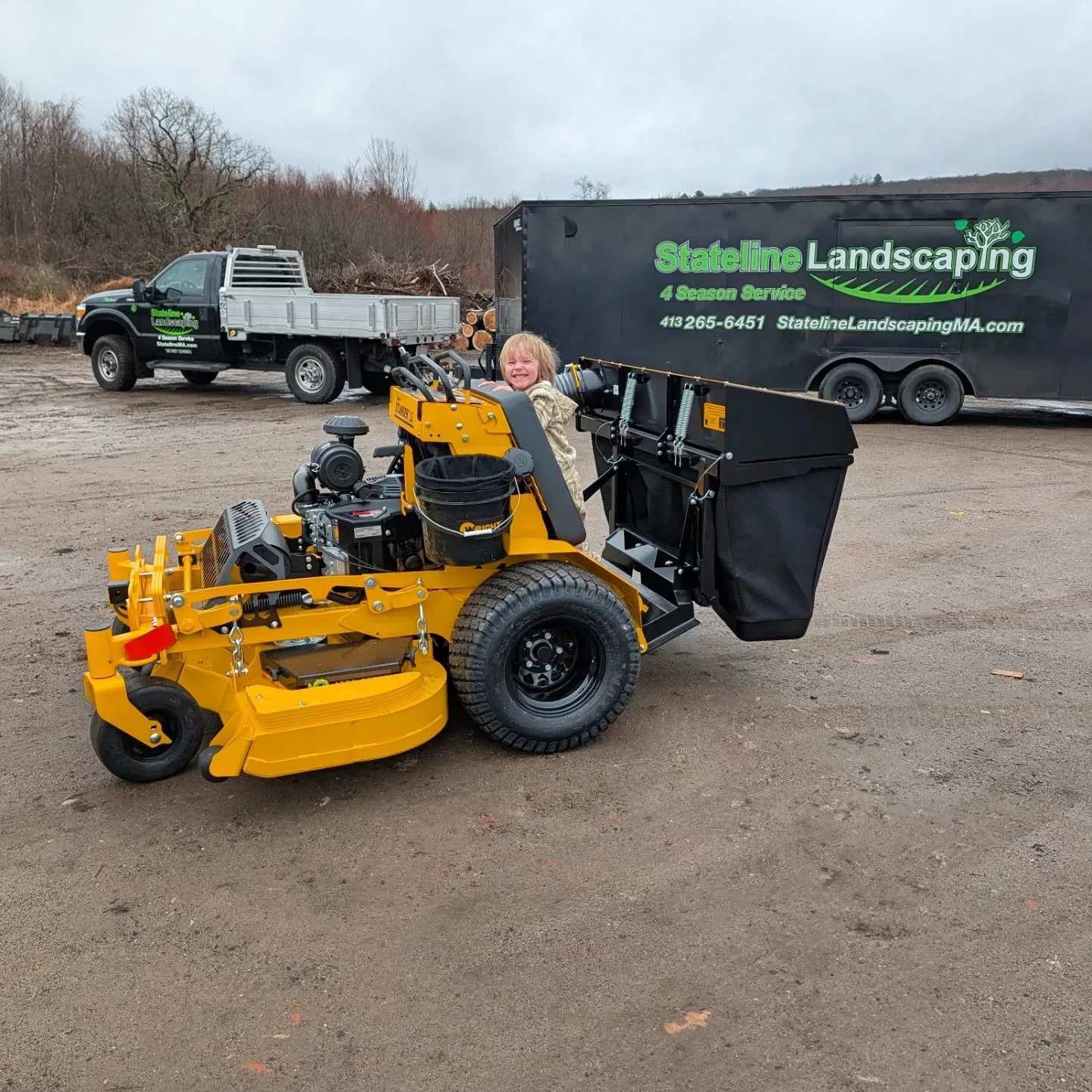 Your dream lawn starts this spring 🌿
Book your consultations for annual lawn maintenance at the link in our bio and let us handle the rest ! 

#lawncare #spring #statelinelandscaping