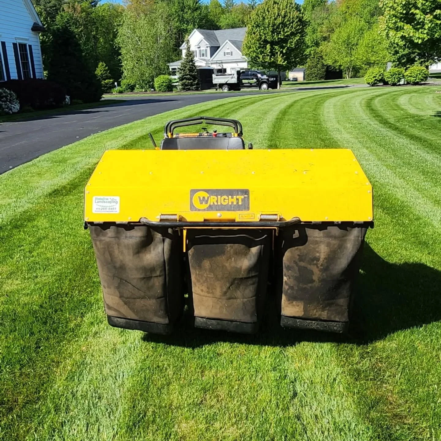 Maintenance crew playing catch up after this rainy week. Thanks for all you do guys! @wrightmowers #mowing #grass