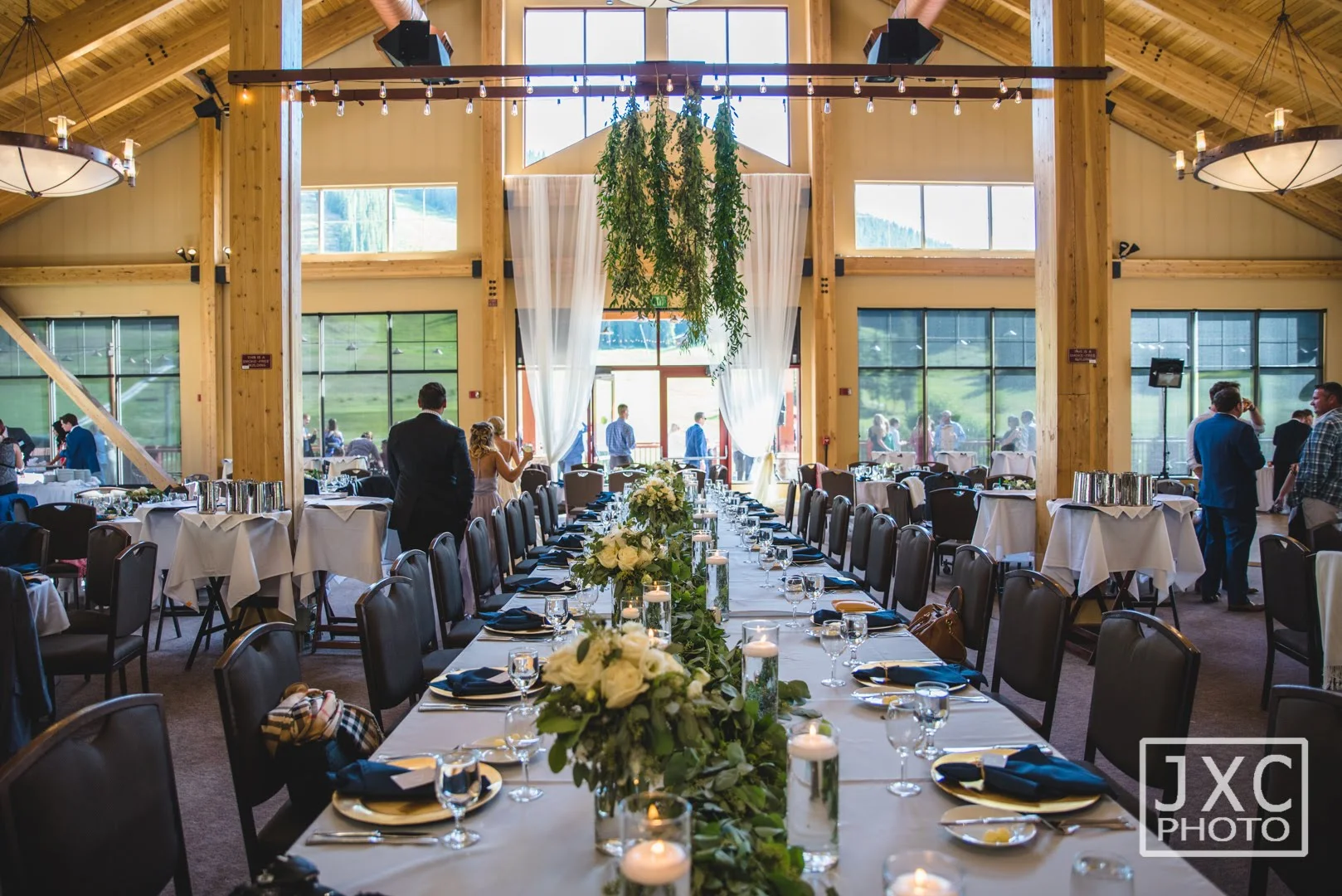 Classic Summer Wedding Table Arrangements