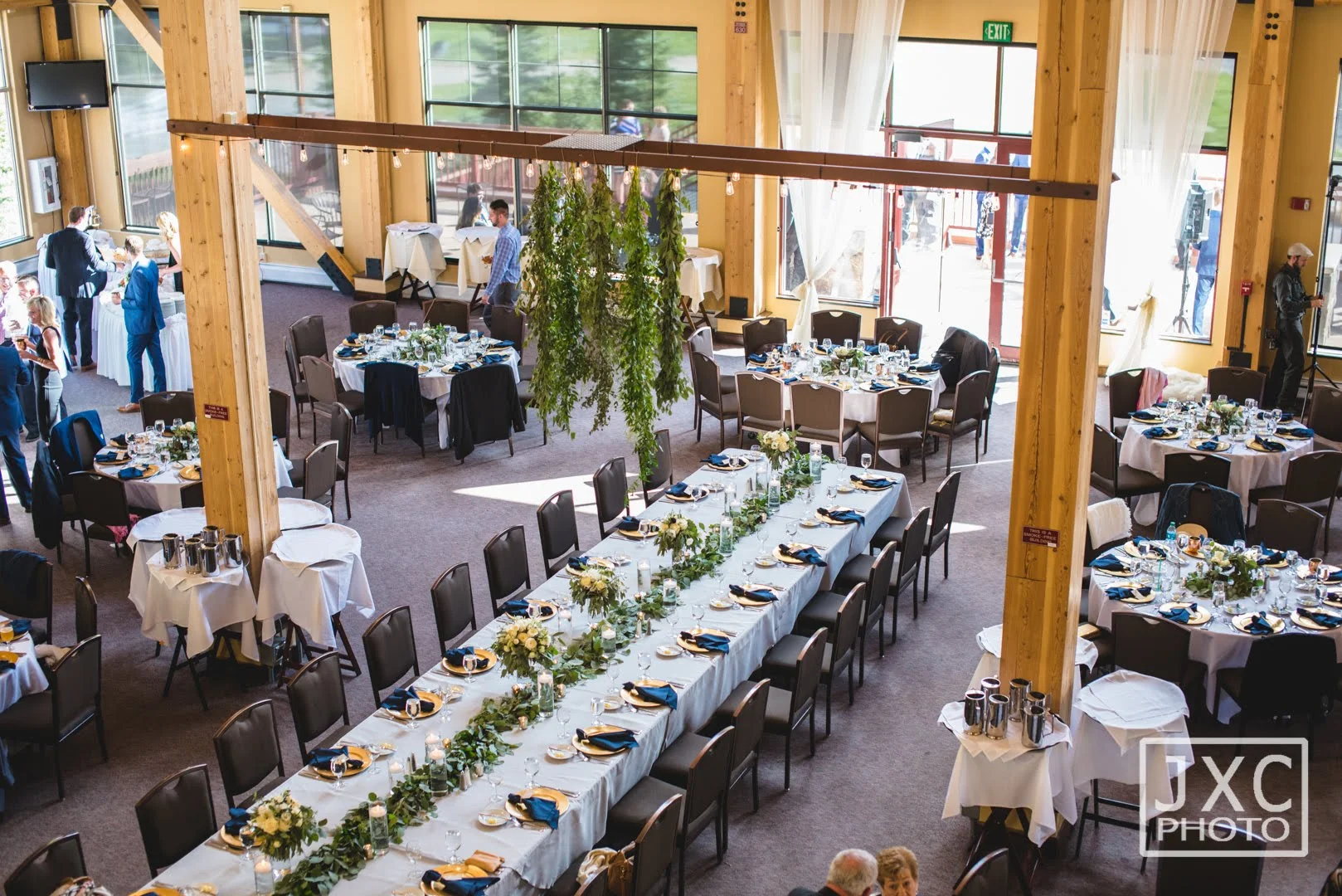 Classic Summer Wedding Table Arrangements