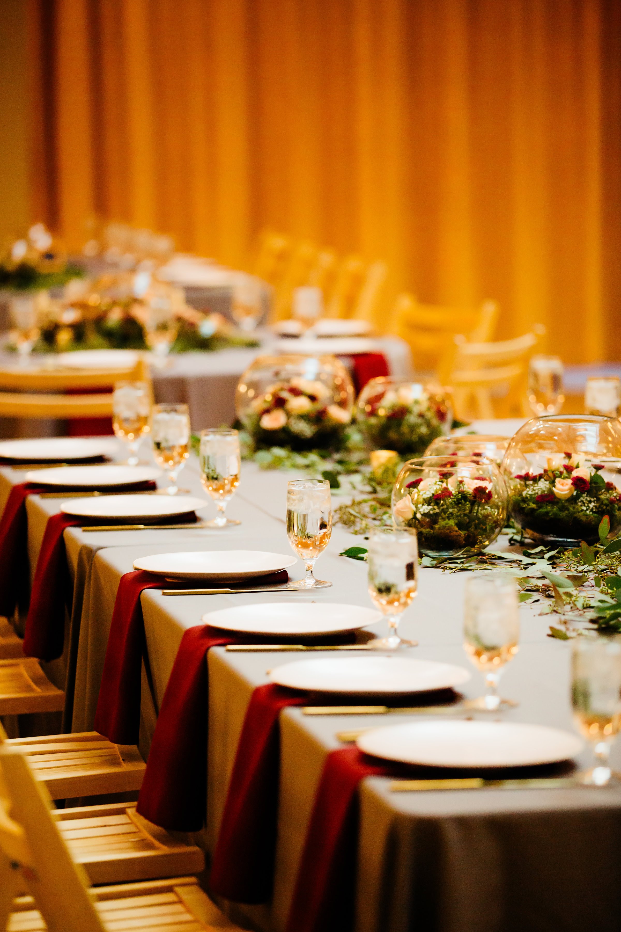Modern Fall Wedding Table Arrangements