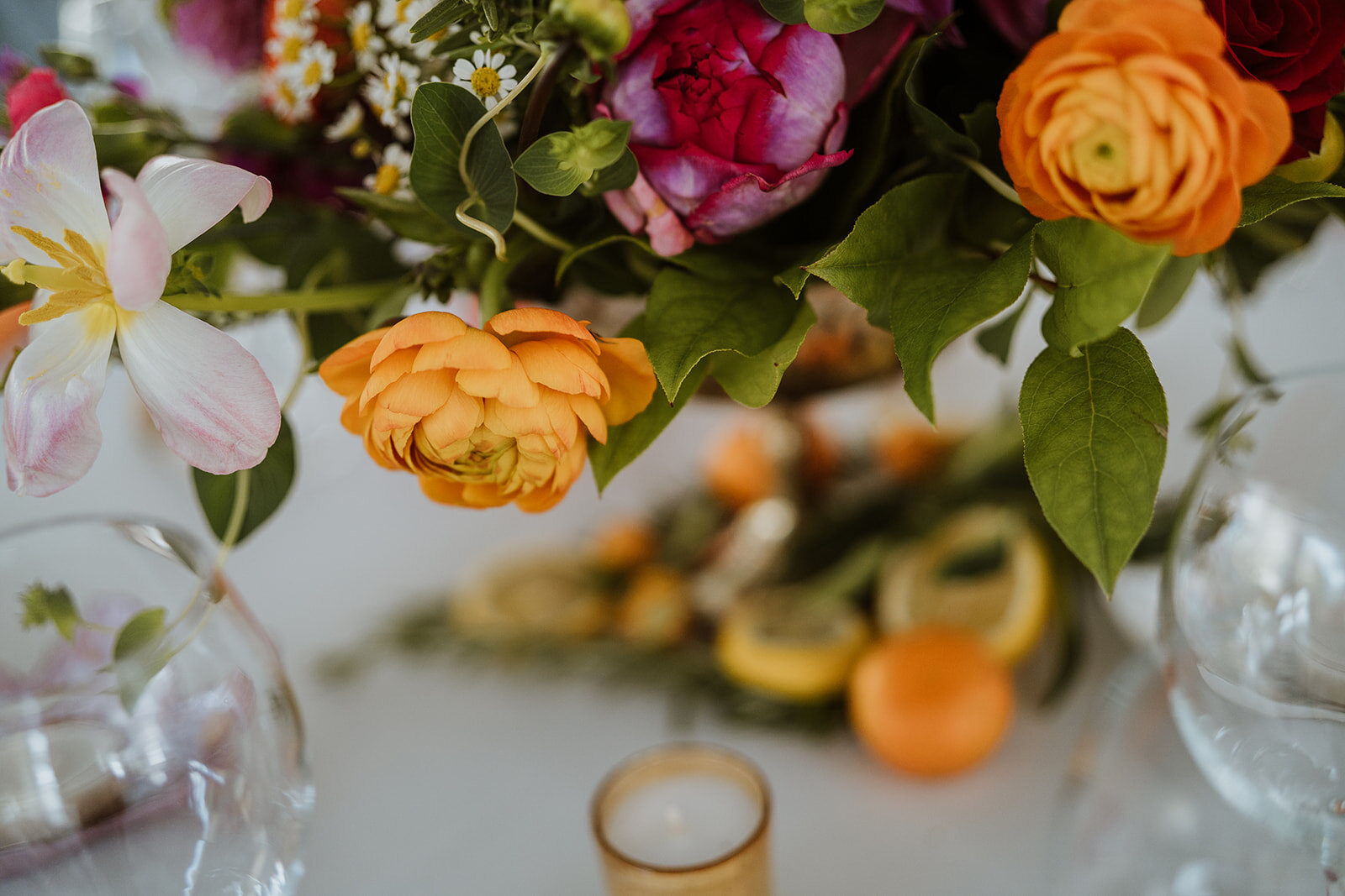 Ranunculus are ridiculously beautiful 🌸

They are some of our favorite spring flowers and a great gift for Mother's Day which is just around the corner!

📸 @exploreyourstory
.
.
.
.
.
.
.
.
#summitcounty
#summitcountywedding
#weddingsflowers
#explo