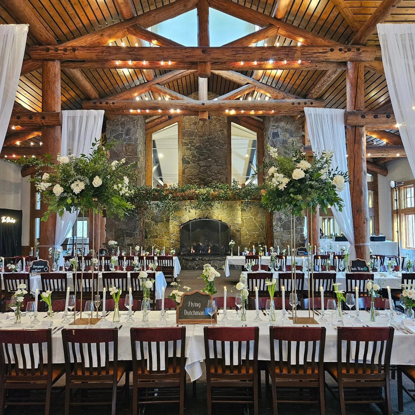 We are obsessed with how Alyssa &amp; Blaine's Keystone mountain top wedding turned out!

 The simple bud vases of white flowers were the perfect balance of elegance  and beauty without going over the top. We added a few taller harlow stand flowers t