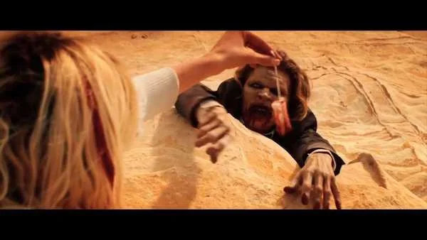 Tampon-jako-przyneta-na-zombie-w-horrorze-It-Stains-the-Sands-Red_article.jpg