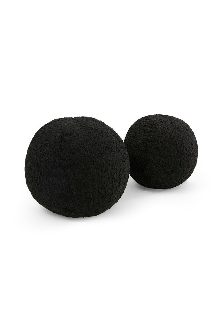 12 - PLAYFUL BALL PILLOW