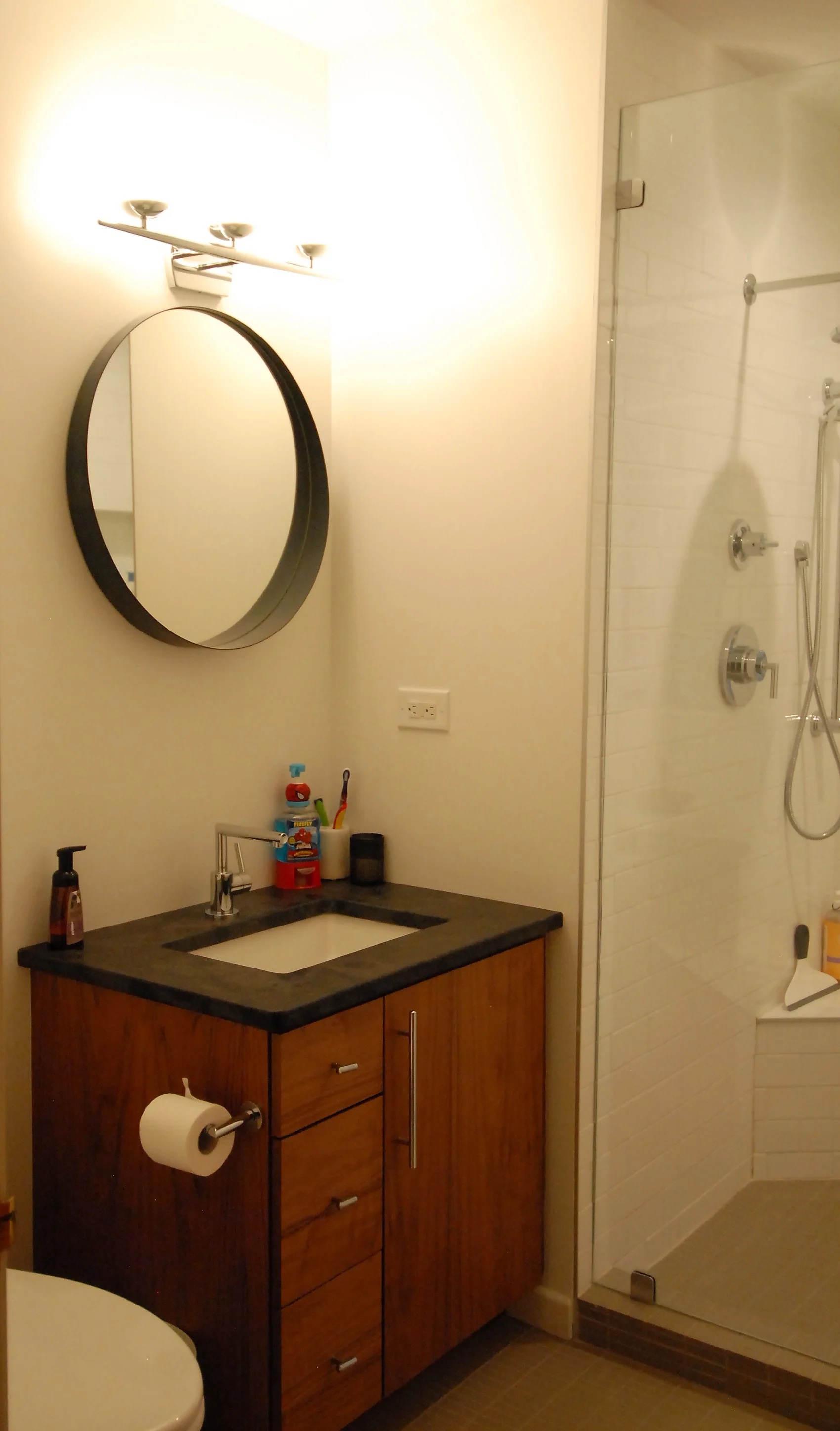 cooper guest bath.JPG