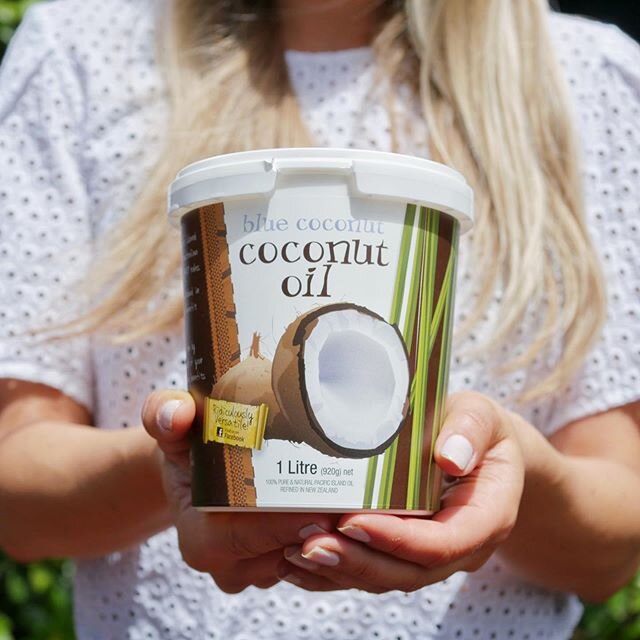 I am super excited to team up with @bluecoconutnz to #giveaway my absolute fave coconut oil 🤗. You probably already know by now that I am obsessed with this oil and use it for EVERYTHING! Stir fries, baking, roasting, raw treats. I even have a tub i