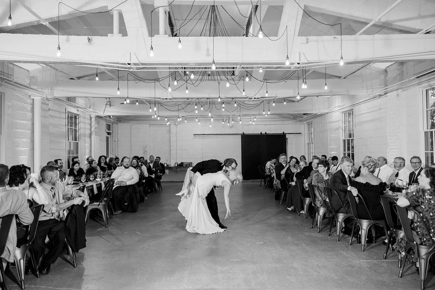 Dancing our way right into the weekend
✨
Happy Friday friends!
.
.
Photographer: @meliandchrisphoto 
Coordination &amp; Florals: @hartsandpetals 
.
.
.
#upstairsatlanta #newlyweds #brideandgroom #firstdance #wedding #venue #weddingvenue #eventvenue #