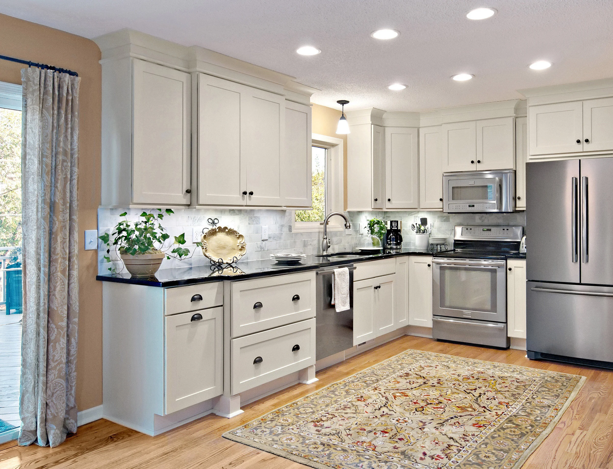 rockford-painted-linen-shaker-cabinets-oa-5875.jpg