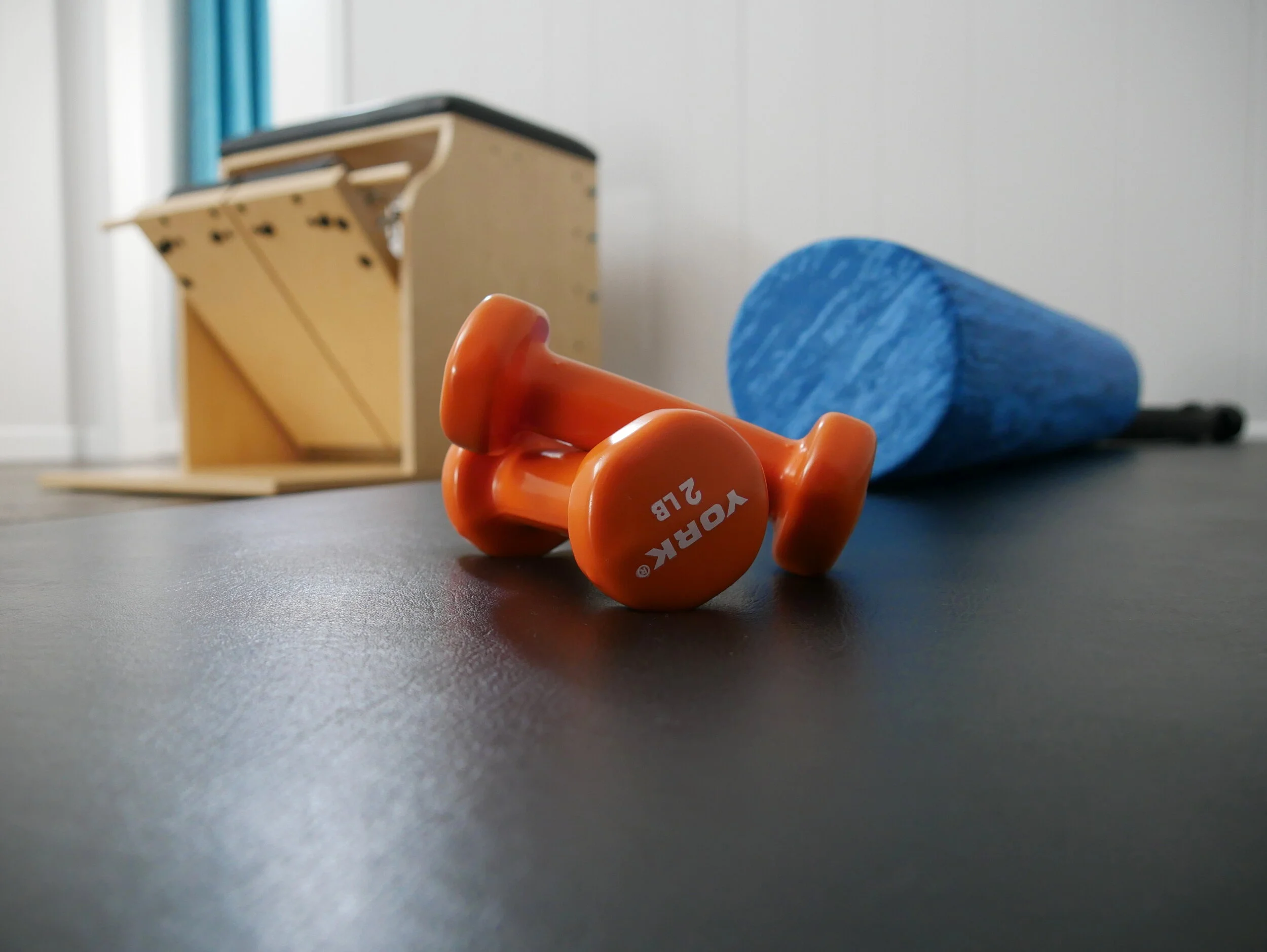 Chair, roller, weights.JPG