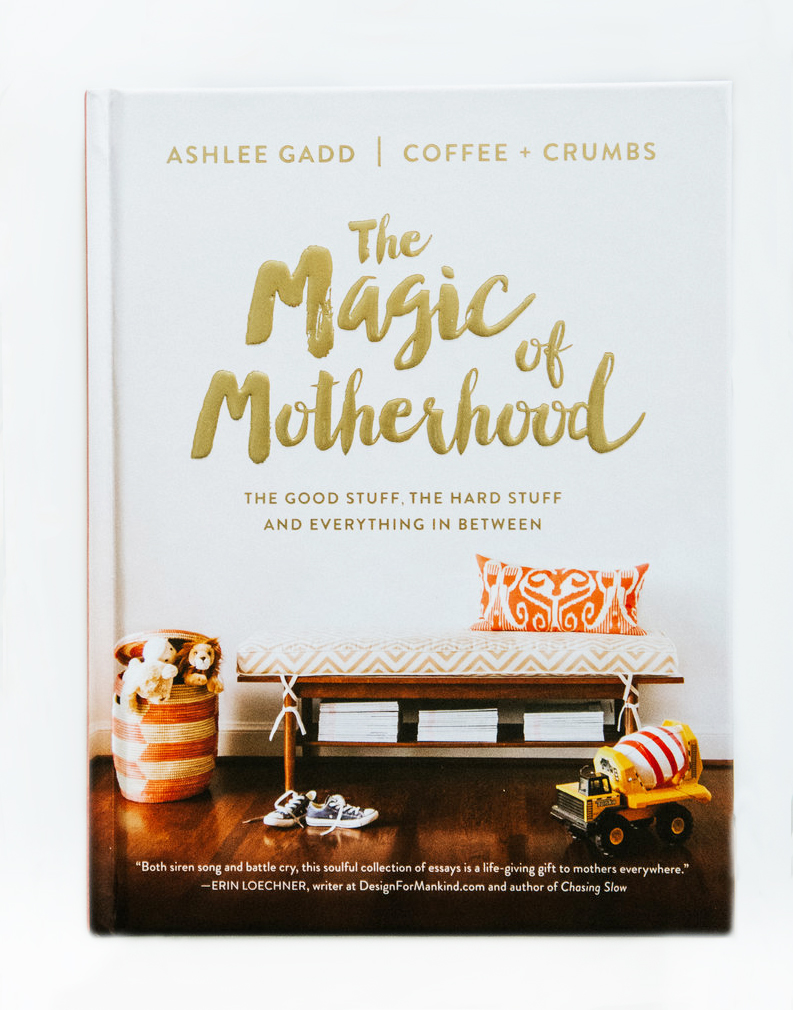 Zondervan: Book Cover 2017 The Magic Of Motherhood