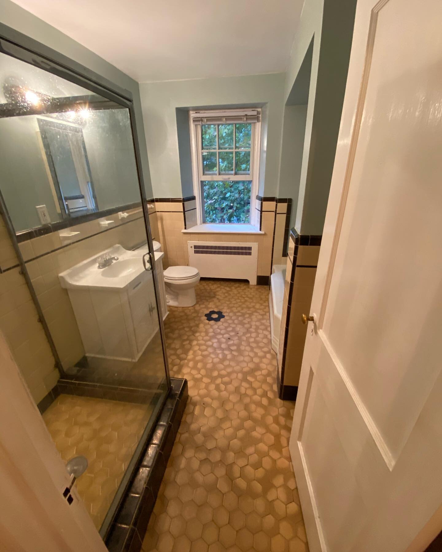 Let's just say we need double vanities in all bathrooms!!! 
.
.

#PaysToBeDifferent

#BetOnYourSelf

#DirtyHandsCleanMoney

#tiledesign #tile #bathroomdesign #bath #bathroom #beforeandafter #shower #tub #TileWork #CuttingEdgeStudio #custom #house #re