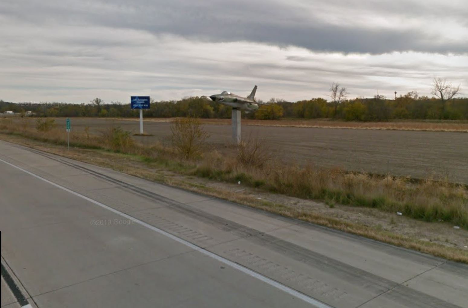 Same fighter jet without flooding (courtesy of Google Maps)