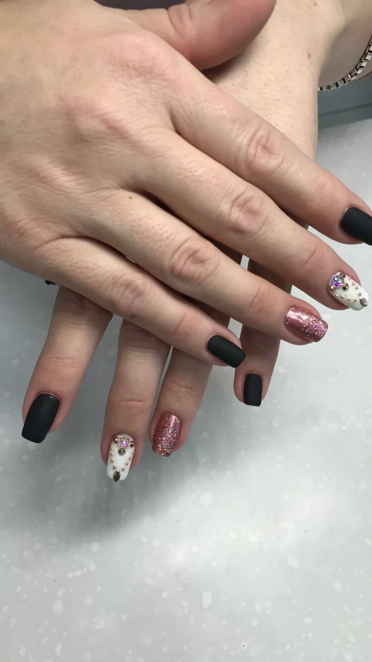 Nails — Nails & Co.