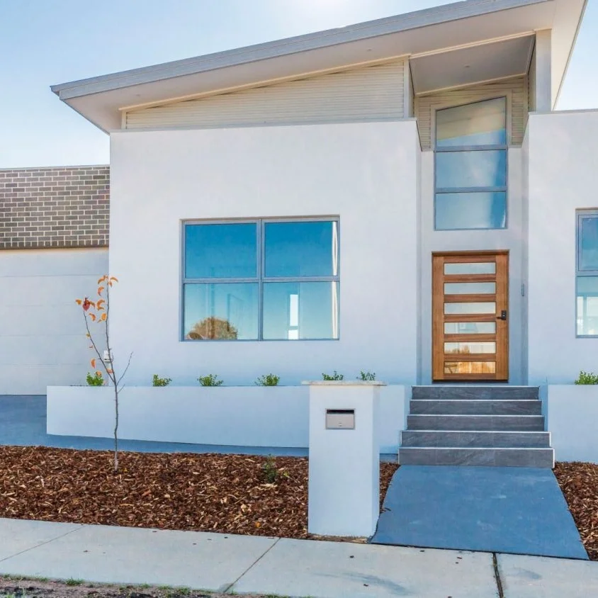 A modern house with warmth in Denman Prospect