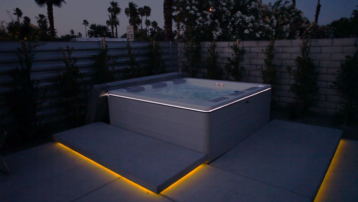 cinemagraph-outdoor-hot-tub-lights.gif