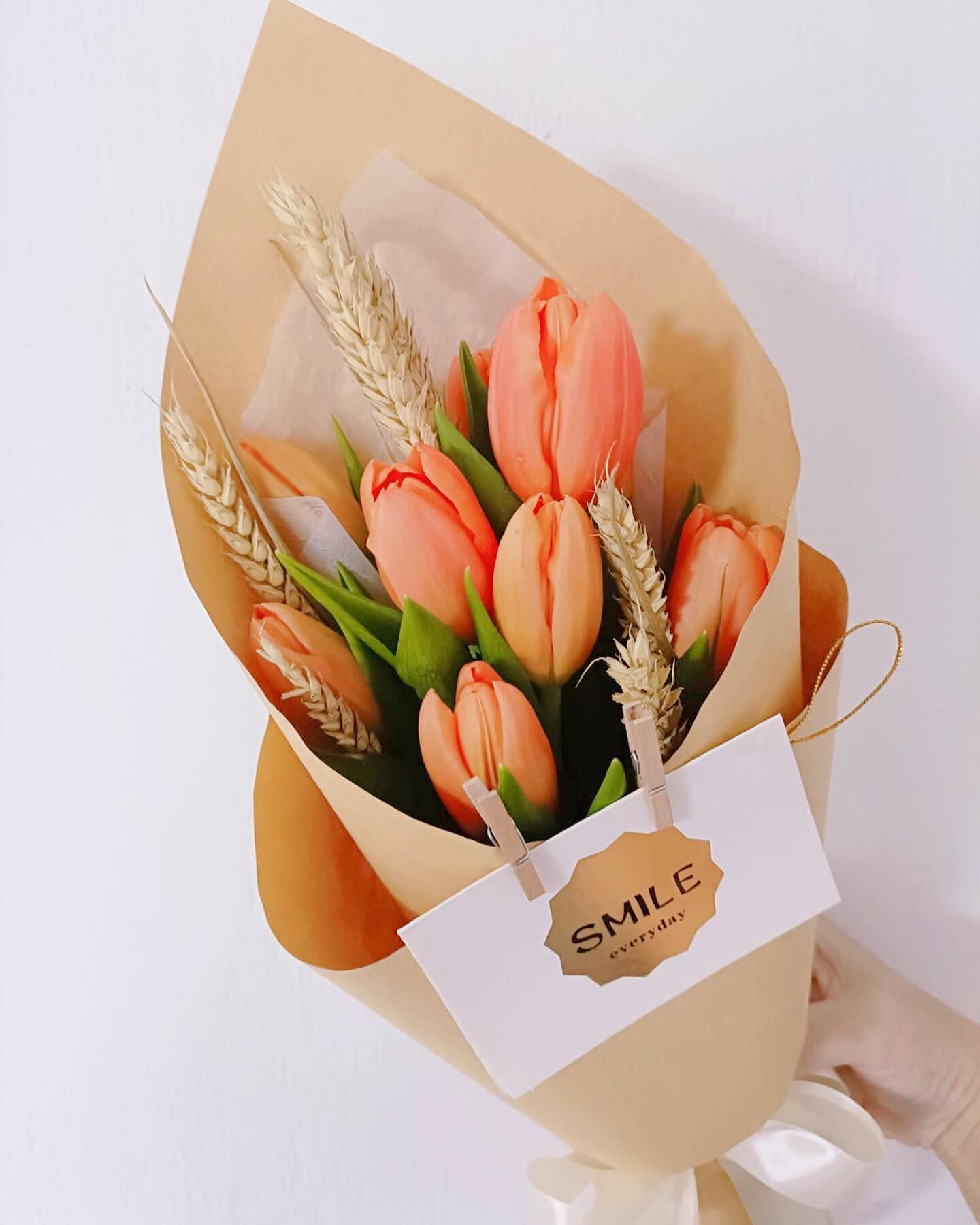 Happy National Day🌷🇸🇬
Shop now at moodfleur.com/shop

#moodfleur #tulipsbouquet