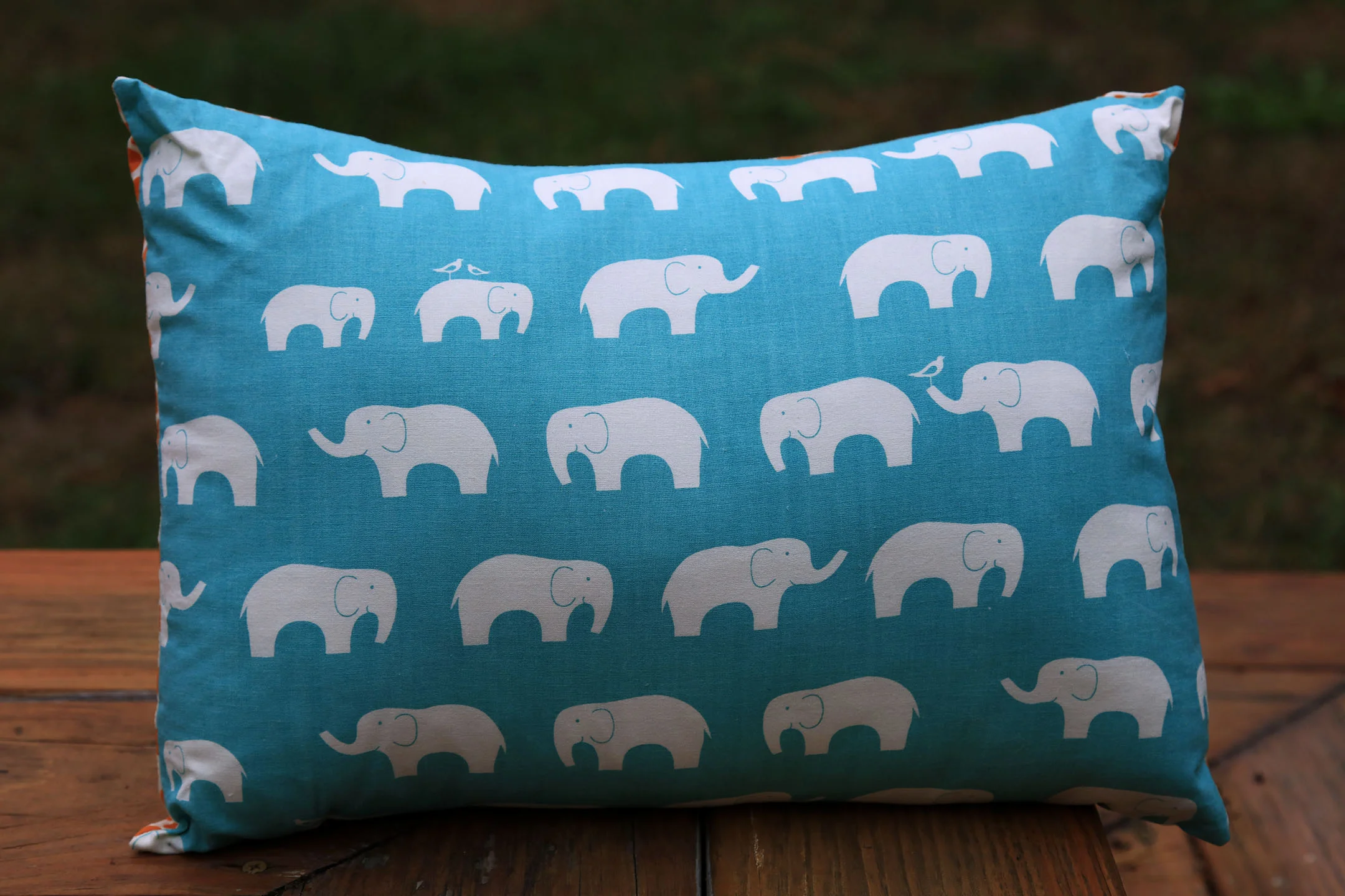 blueelephants_pillow.jpg