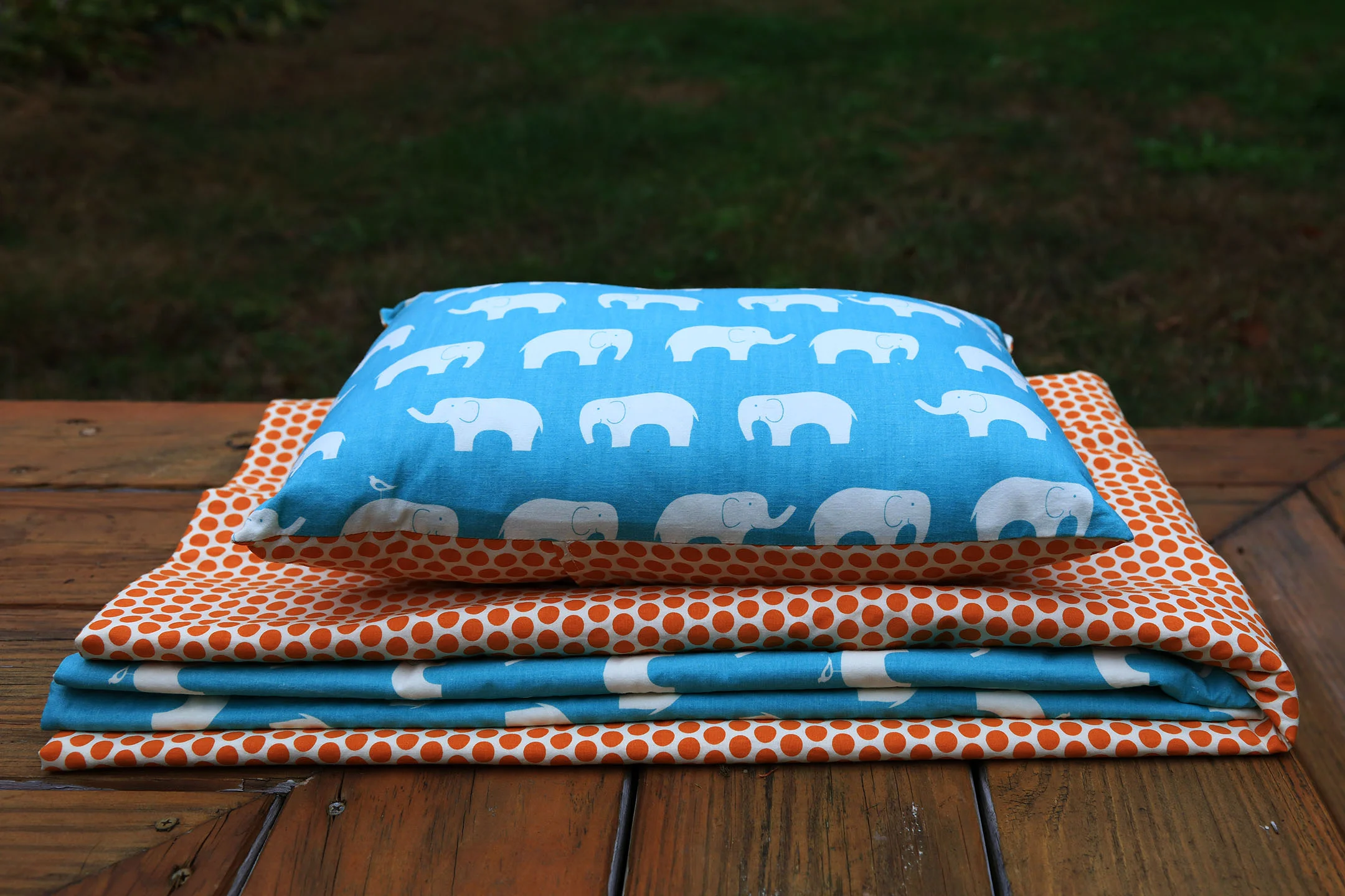 blueelephants_pillowblanket.jpg