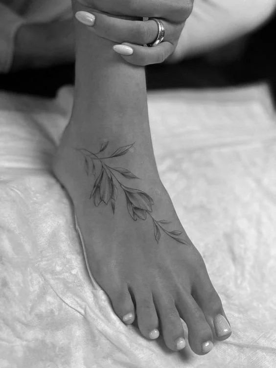 Title: "Foot Tattoo Guide: Essential Care & Healing Tips [2025]