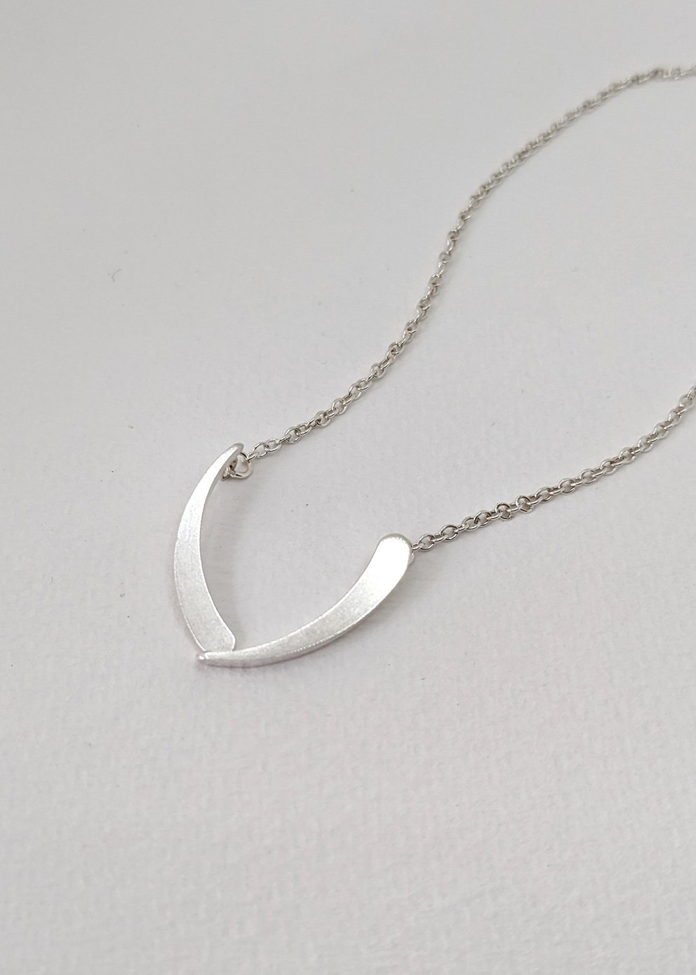 Curve Pendant - Silver