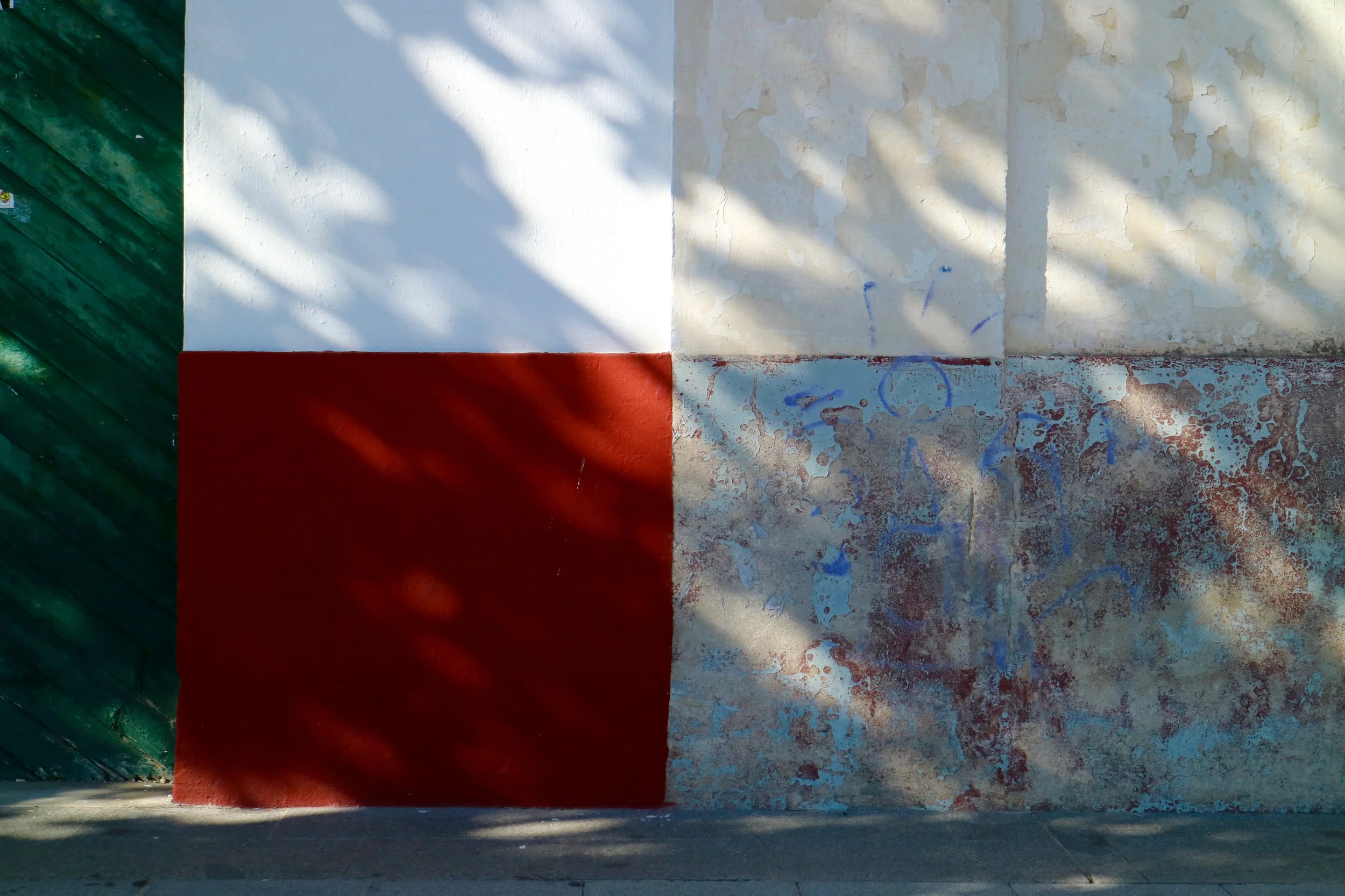 pared luz y sombra el puerto de santa maría / andalucía