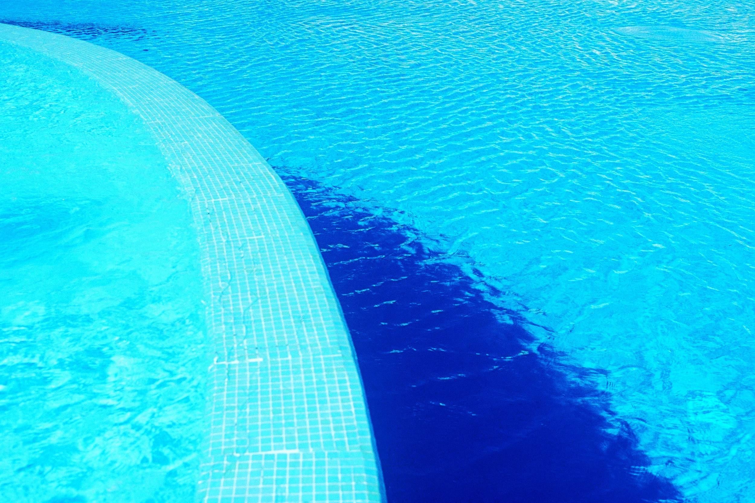 pool bord du bassin rond djerba / tunisie