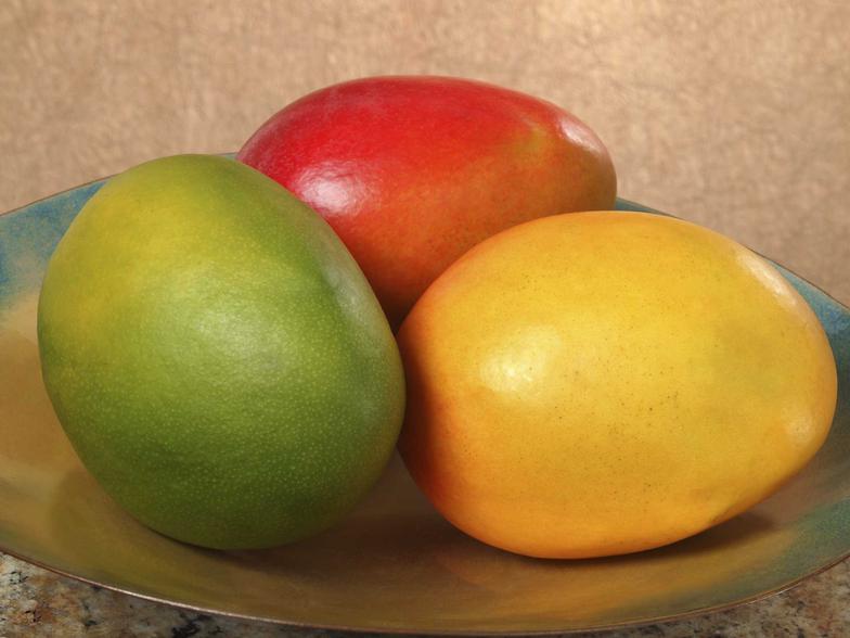 mango_beauty_three_colors_in_bowl.jpg