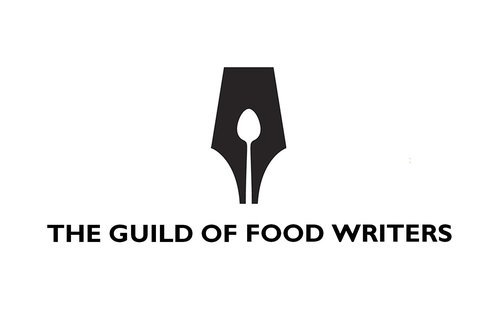 Un logo imposible de olvidar gracias a su mezcla de simplicidad e ingenio, y que resume magistralmente de qué se trata: escritores gastronómicos.