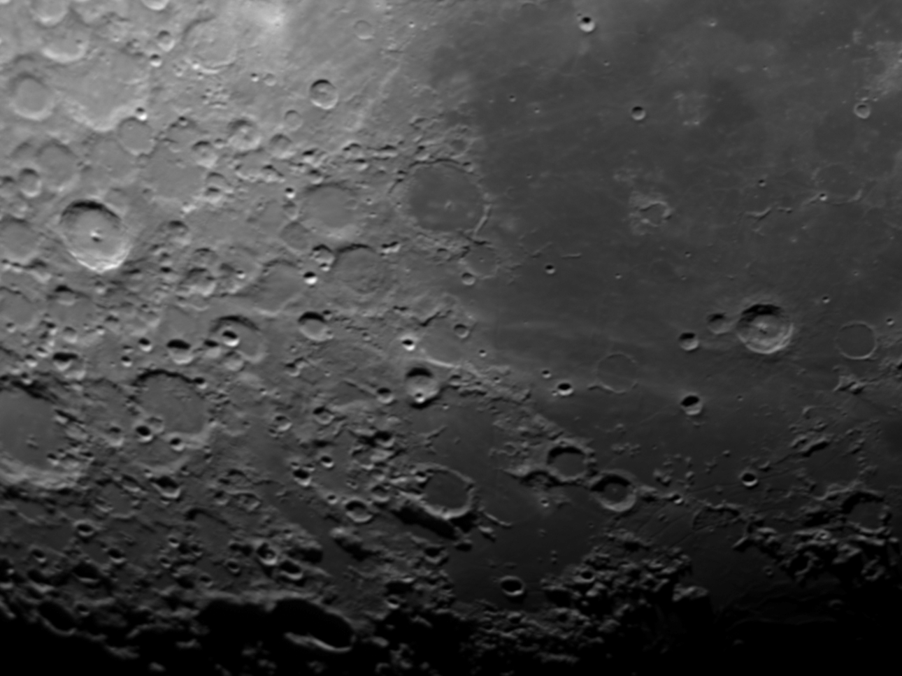 TychoAndMareNubium_p30_registax.png