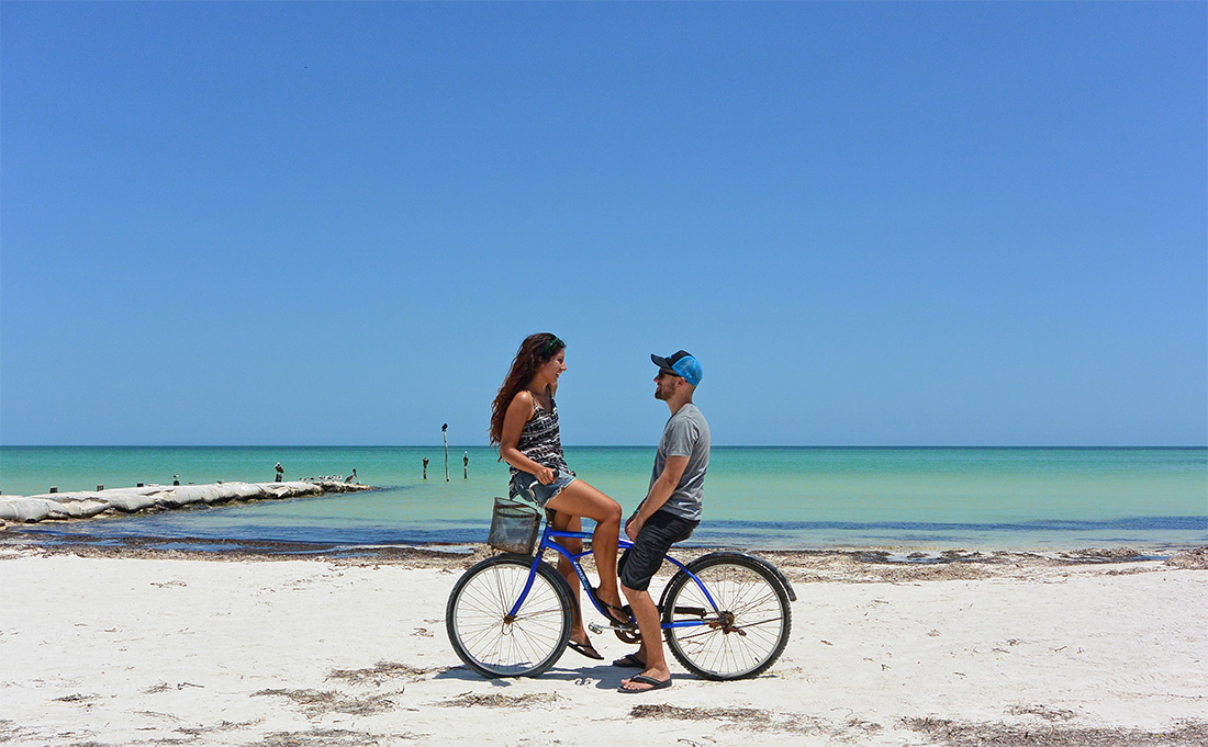 Isla Holbox - Feather and the Wind