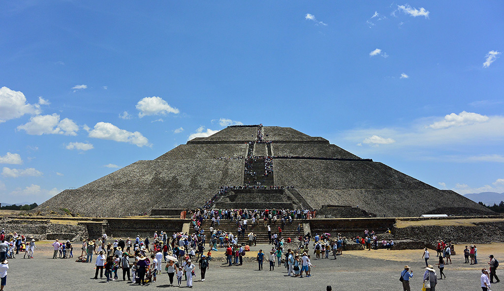 The Best Way To Get To The Pyramids Of Teotihuacan - Feather and the Wind |  Travel & Film
