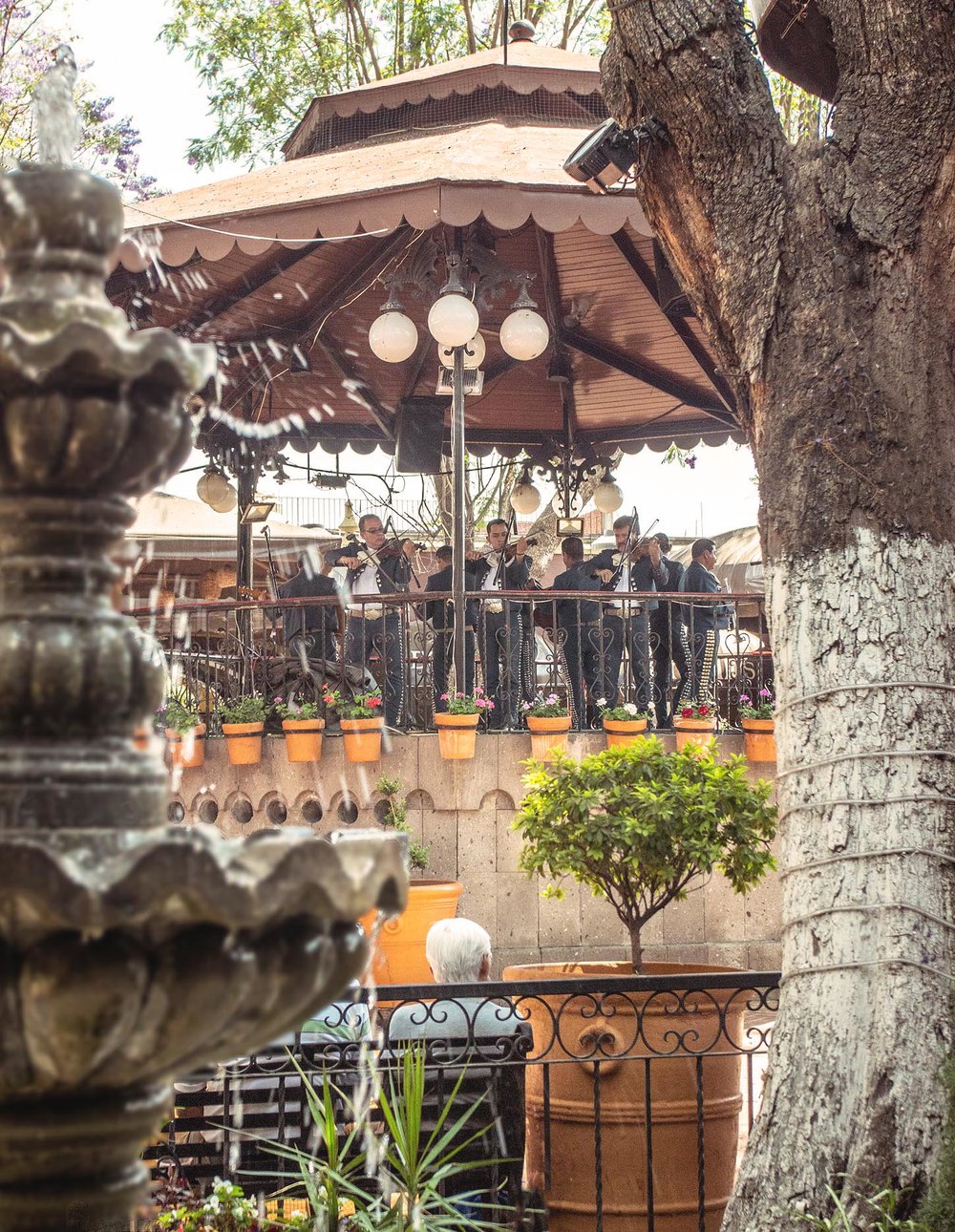 A Guide to Visiting Tlaquepaque, Jalisco: Guadalajara's Charming Neighbour - Feather and the Wind | Travel & Film A Guide to Visiting Tlaquepaque, Jalisco: Guadalajara's Charming Neighbour - Feather and the Wind | Travel & Film