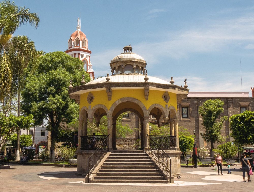 A Guide to Visiting Tlaquepaque, Jalisco: Guadalajara's Charming Neighbour - Feather and the Wind | Travel & Film A Guide to Visiting Tlaquepaque, Jalisco: Guadalajara's Charming Neighbour - Feather and the Wind | Travel & Film