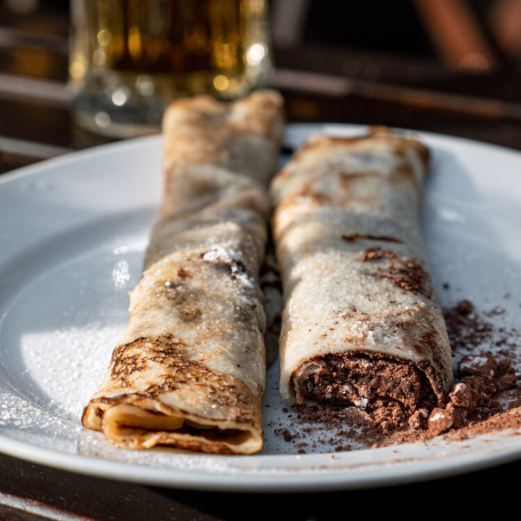 Hungarian Foods: Crepes - Palacsinta